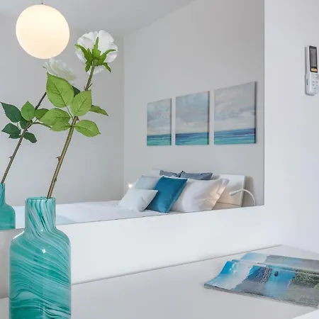 Apartmán Guesthost - Luminoso Con Terrazzo Vicino All'universita' *