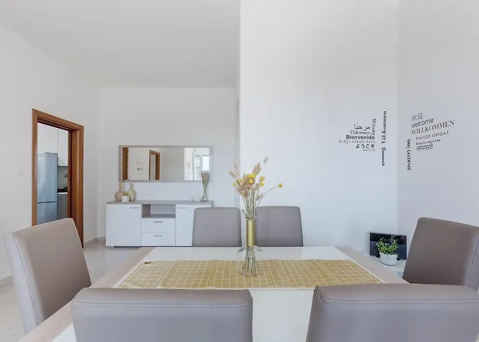 Guesthost - Luminoso Con Terrazzo Vicino All'universita' فيرّارا