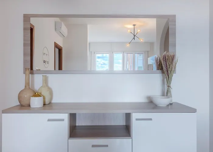 Guesthost - Luminoso Con Terrazzo Vicino All'universita' *