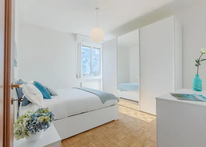 Guesthost - Luminoso Con Terrazzo Vicino All'universita' * فيرّارا