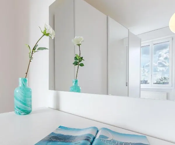 Guesthost - Luminoso Con Terrazzo Vicino All'universita' فيرّارا