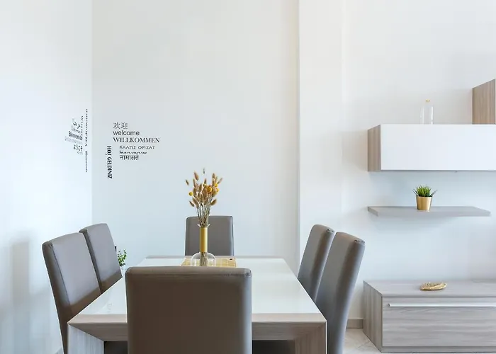 Guesthost - Luminoso Con Terrazzo Vicino All'universita' *