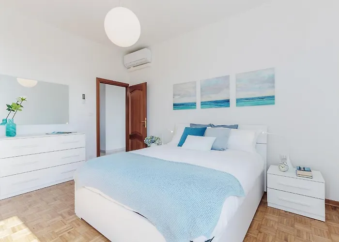 Guesthost - Luminoso Con Terrazzo Vicino All'universita' * Ferrara