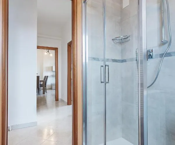 Guesthost - Luminoso Con Terrazzo Vicino All'universita' Apartament Ferrara